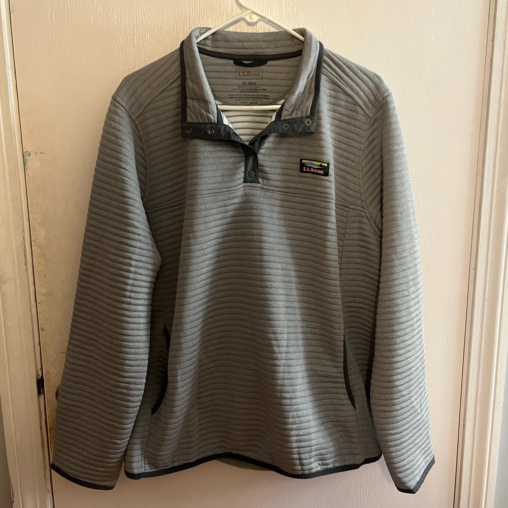 L.L. Bean | Gray Quarter Button